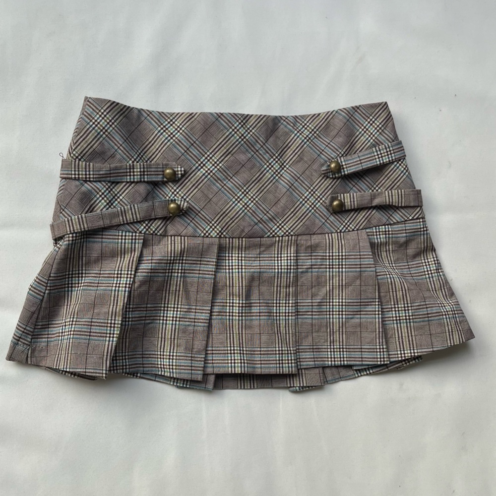 ❗️SOLD❗️

Urban Behavior Plaid Skirt with Button Details